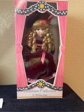 Melissa Pink and Green Victorian Collection Porcelain ok Doll Box